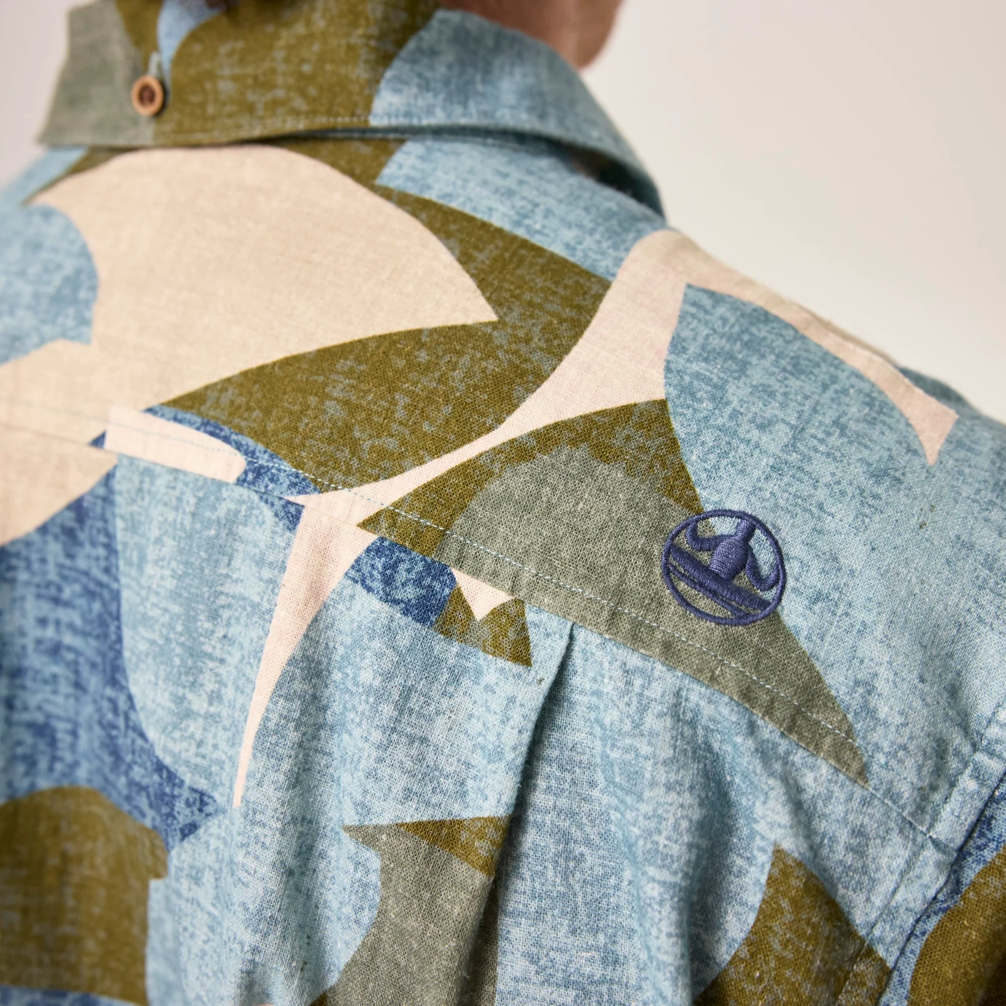 Men's Beach Cantina Shirt - Image 15