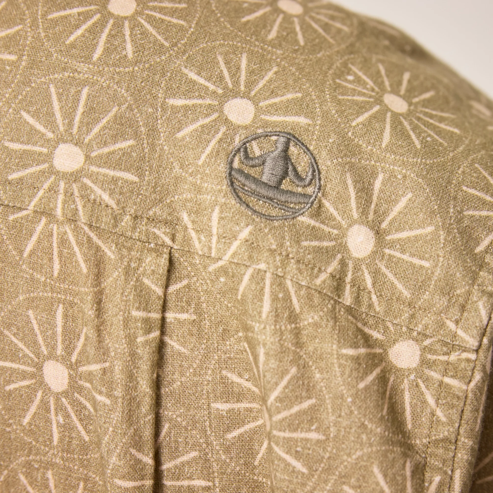 Men's Beach Cantina Shirt - Image 7
