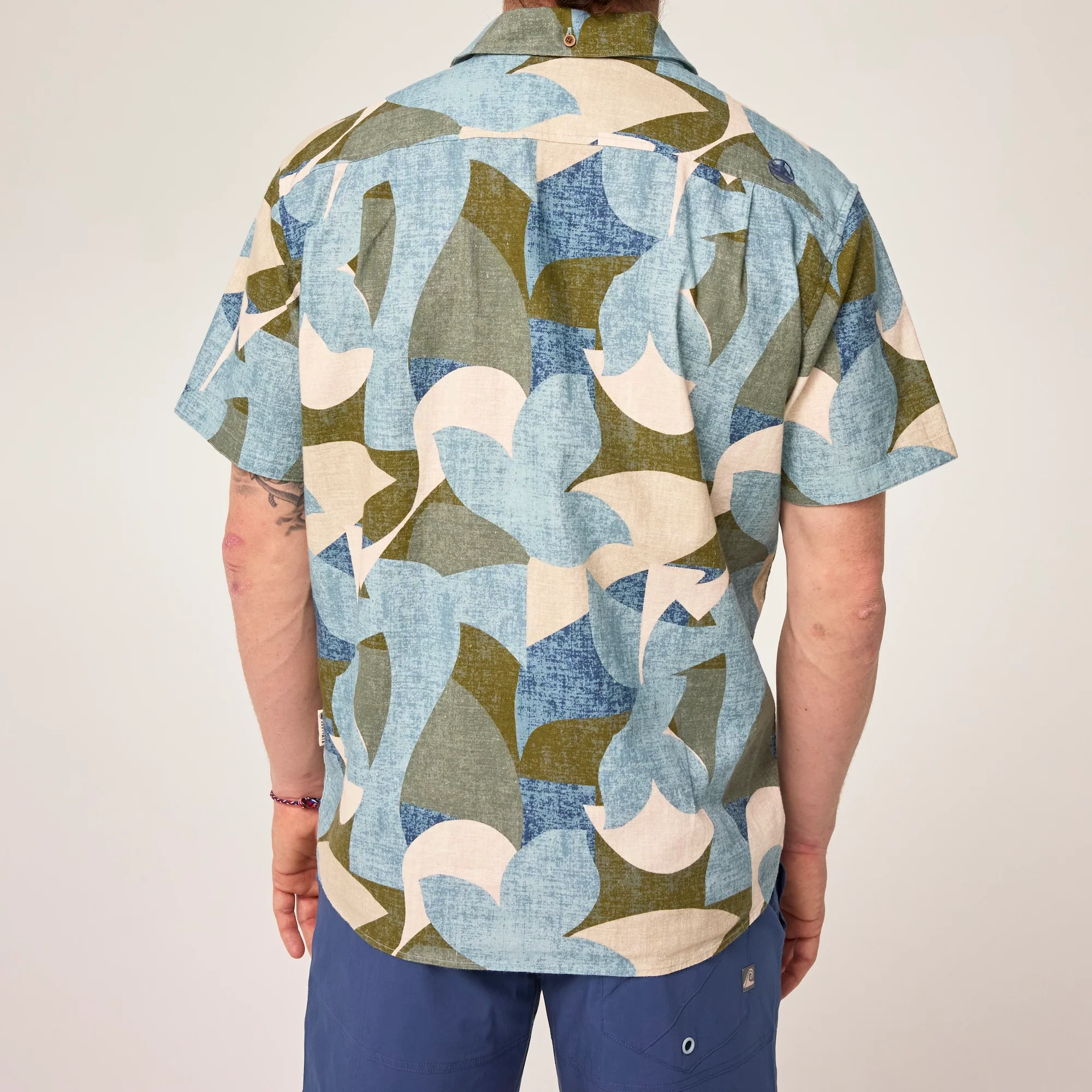 Men's Beach Cantina Shirt - Image 9